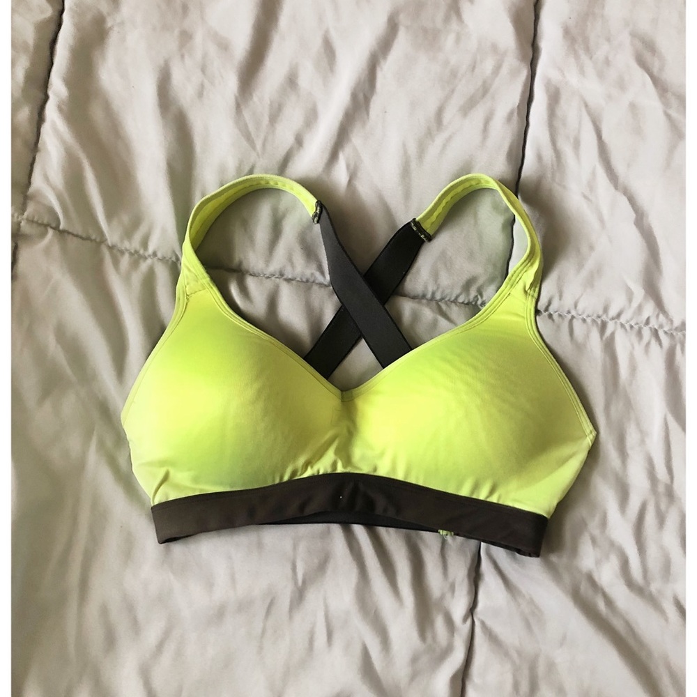 🌿{5 for $25}  Soho Criss Cross Sports Bra 💪